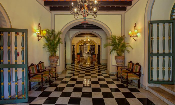 El Convento: Viagem Cultural e Histórica